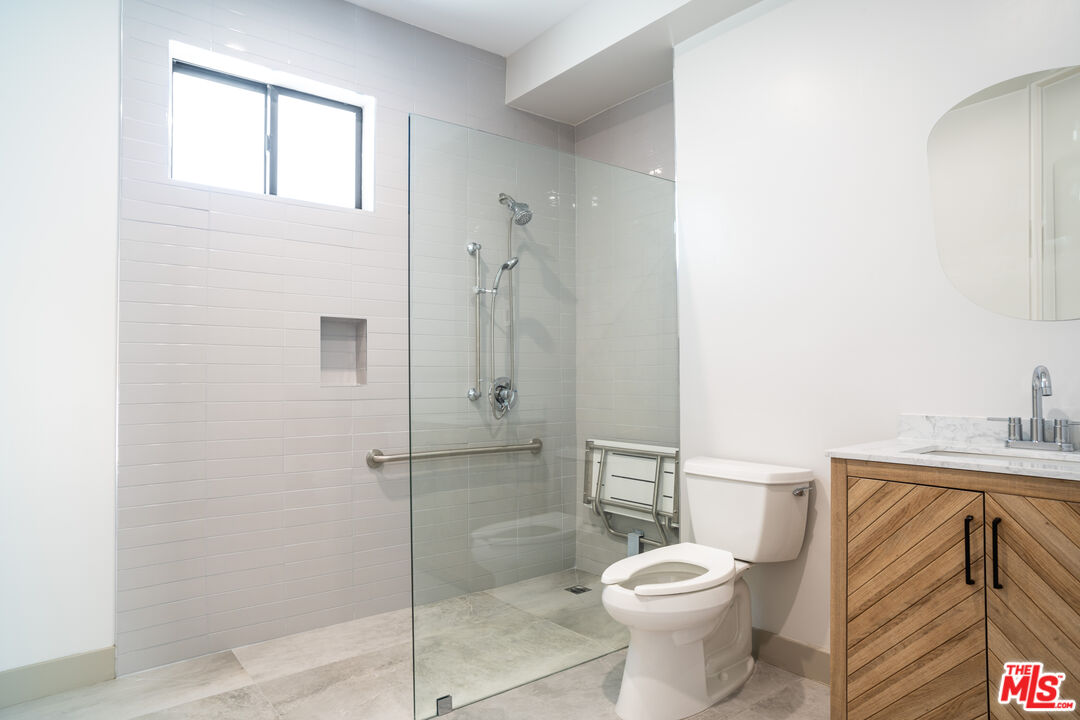 2223 Clifford St Unit: 104