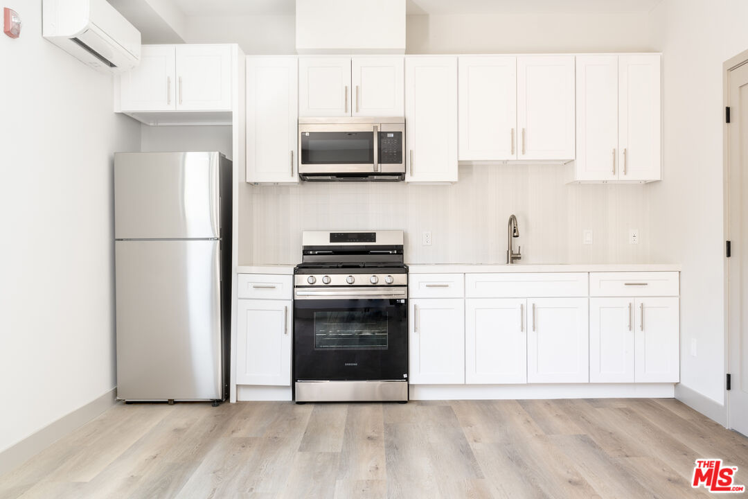 2223 Clifford St Unit: 104