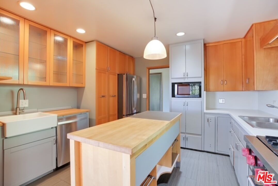 112 Crestview Ln