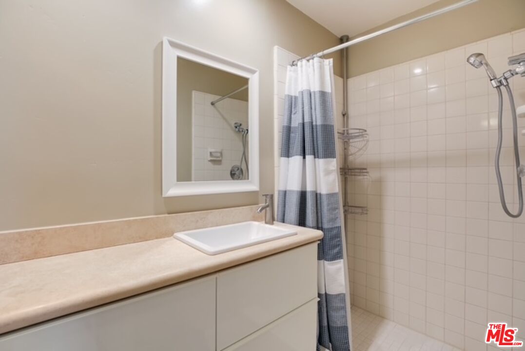 112 Crestview Ln