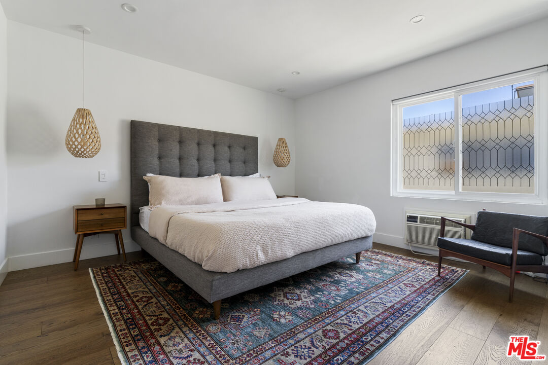 1929 Tamarind Ave Unit: 8