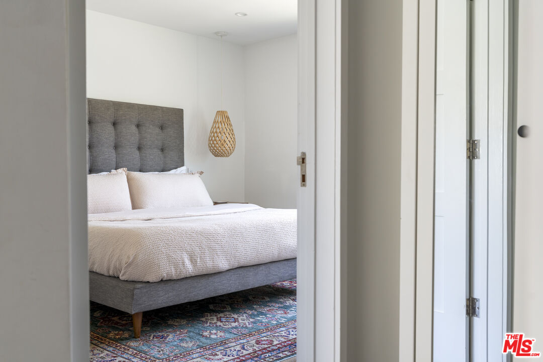 1929 Tamarind Ave Unit: 8