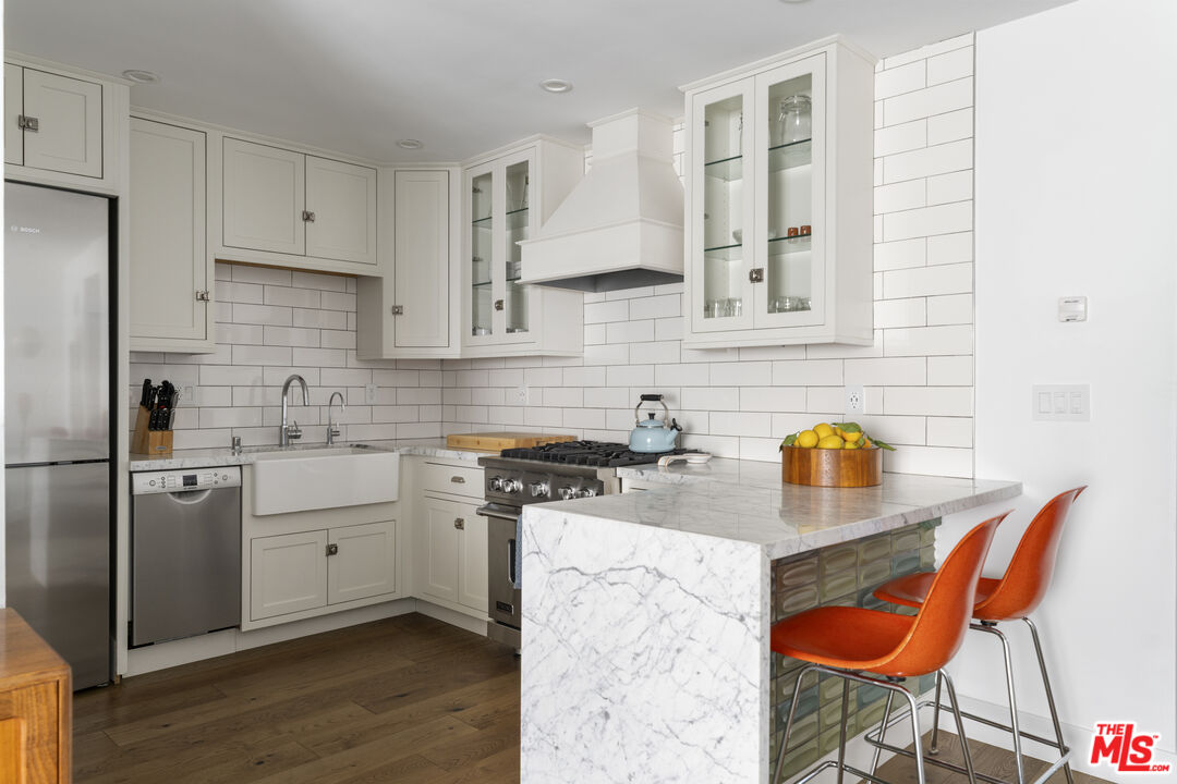 1929 Tamarind Ave Unit: 8