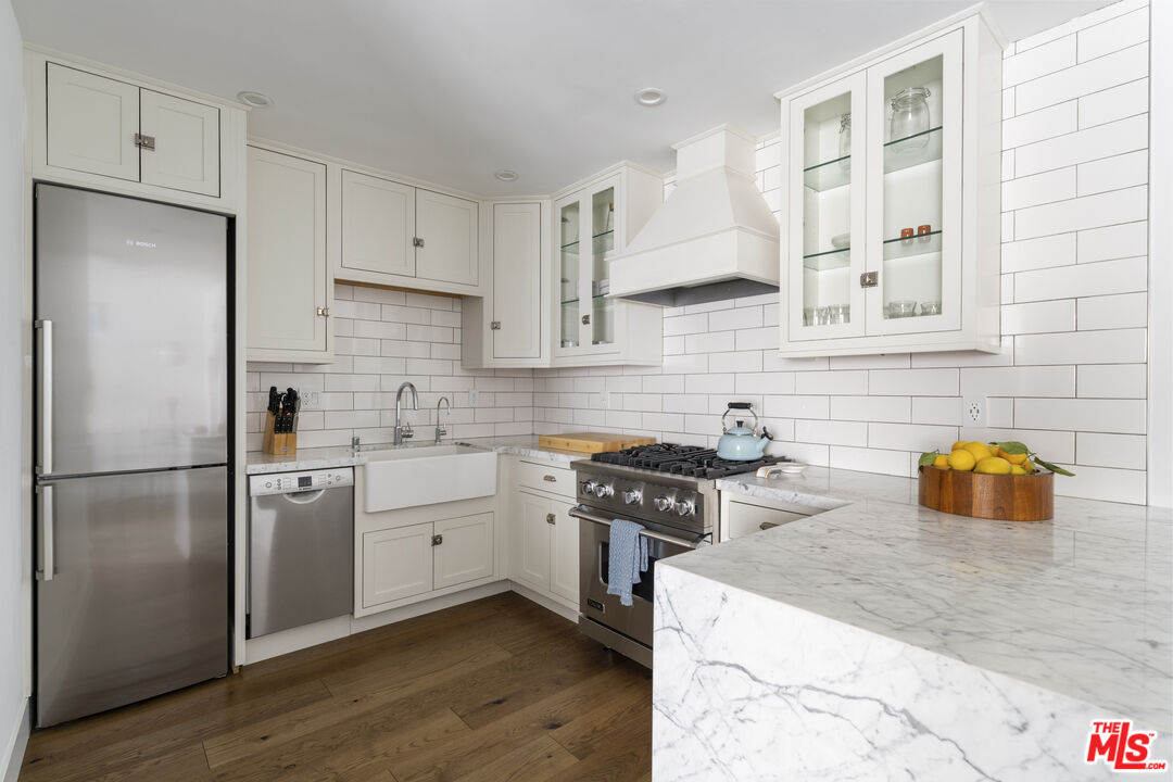 1929 Tamarind Ave Unit: 8