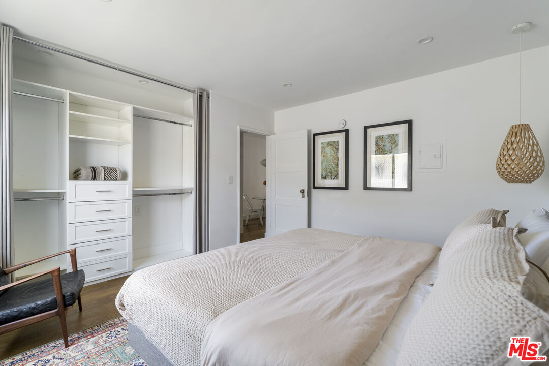 1929 Tamarind Ave Unit: 8