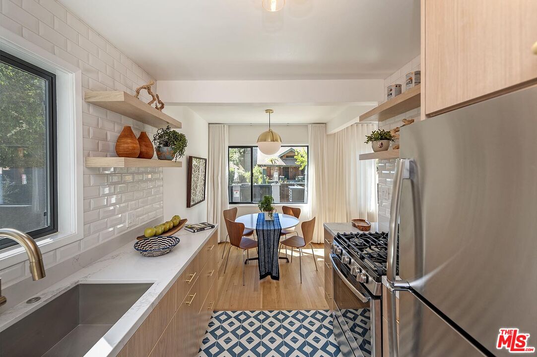 1964 Vista Del Mar St