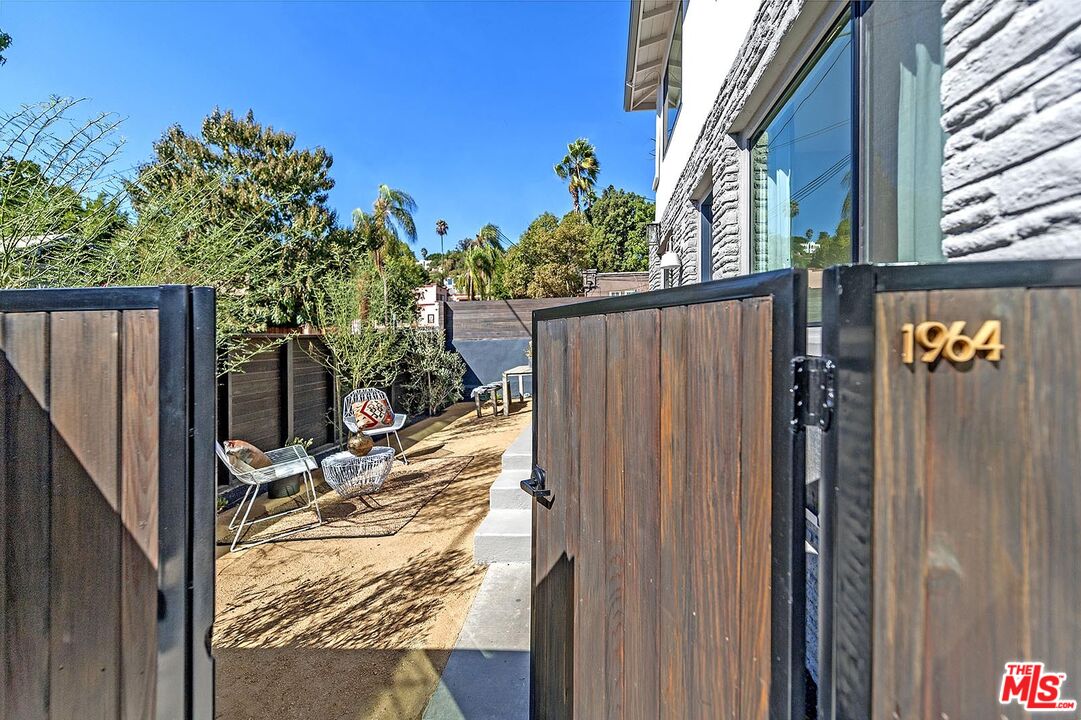 1964 Vista Del Mar St