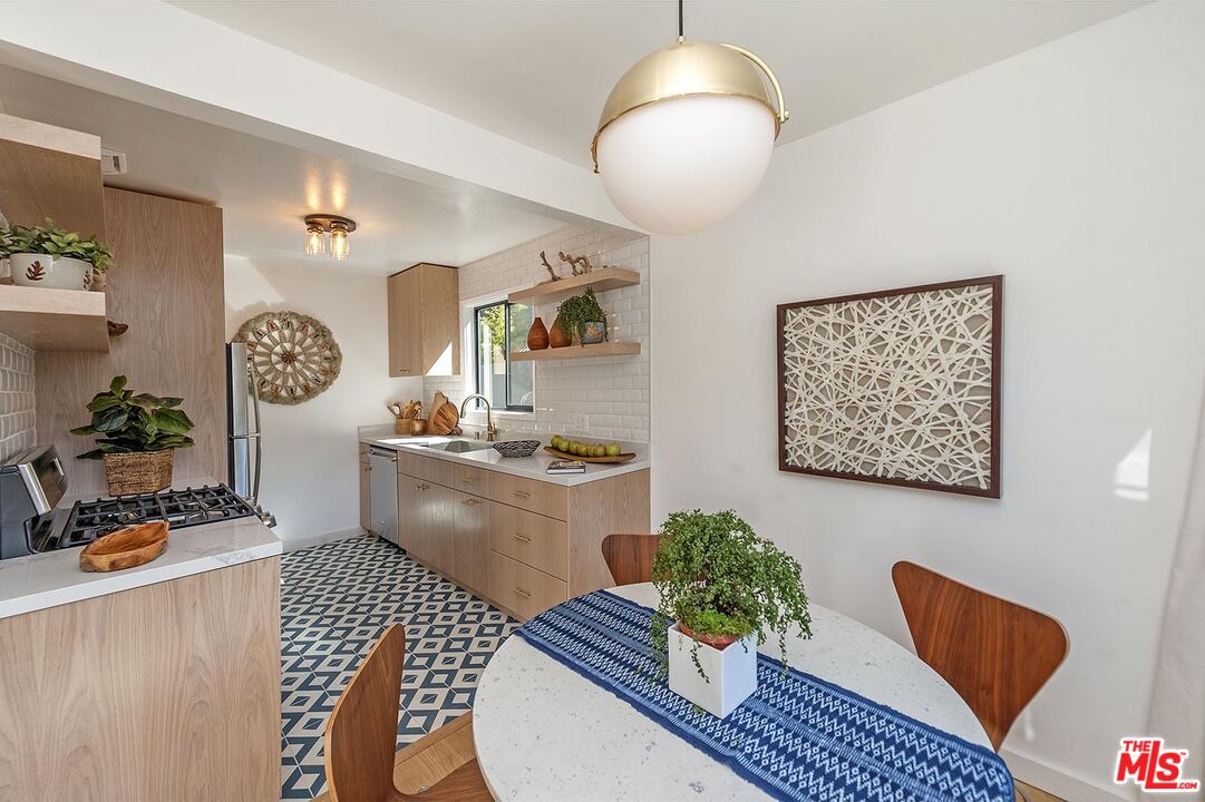 1964 Vista Del Mar St