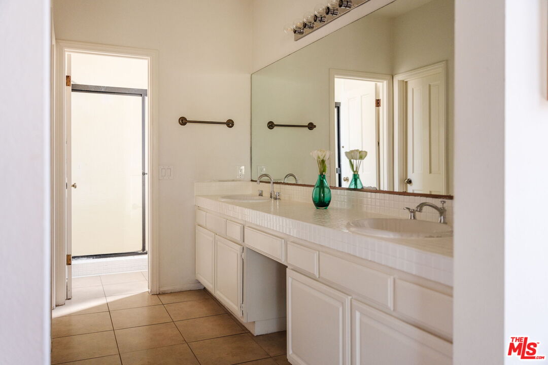 10336 Almayo Ave Unit: 302
