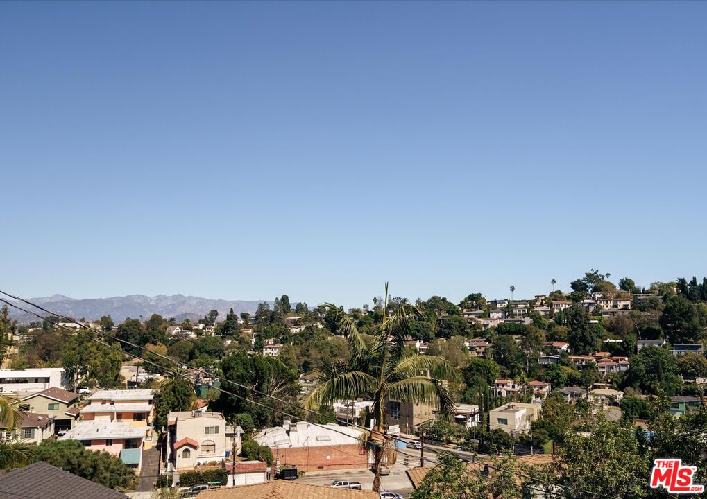 2441 Claremont Ave