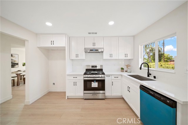 2250 Dorris Pl