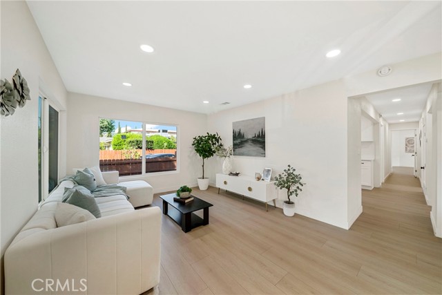 2250 Dorris Pl