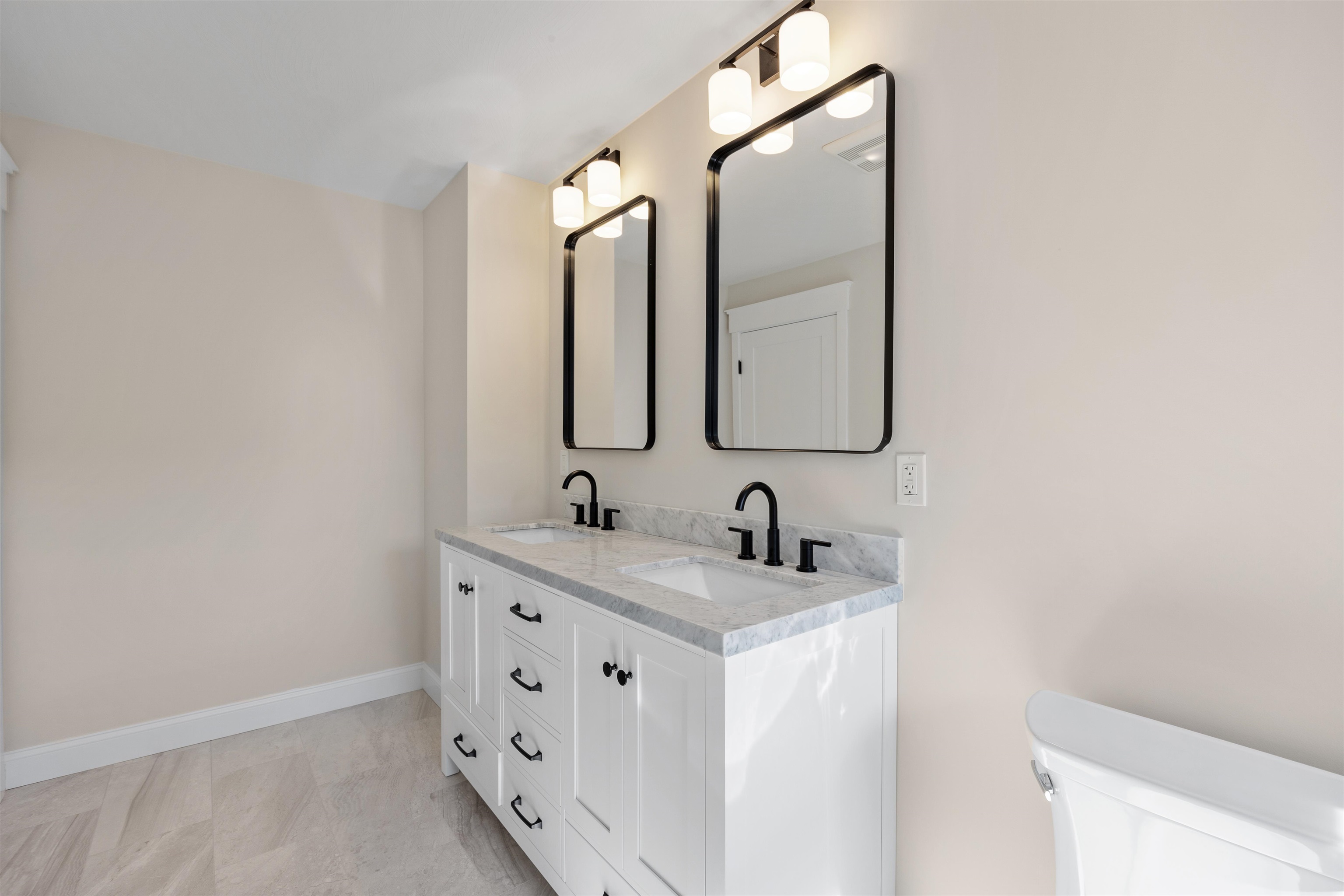1480 Old North Main Street Unit: 27