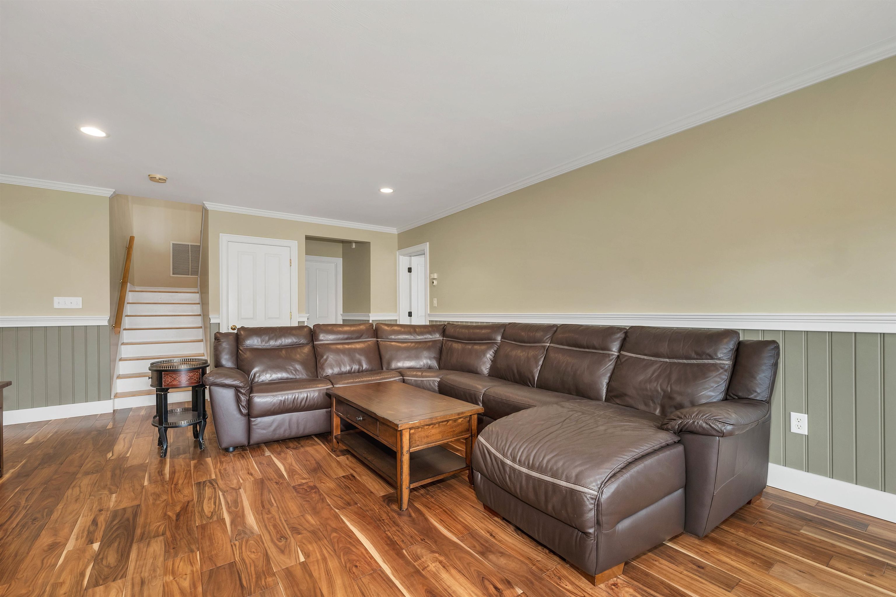 5 Falcon Lane