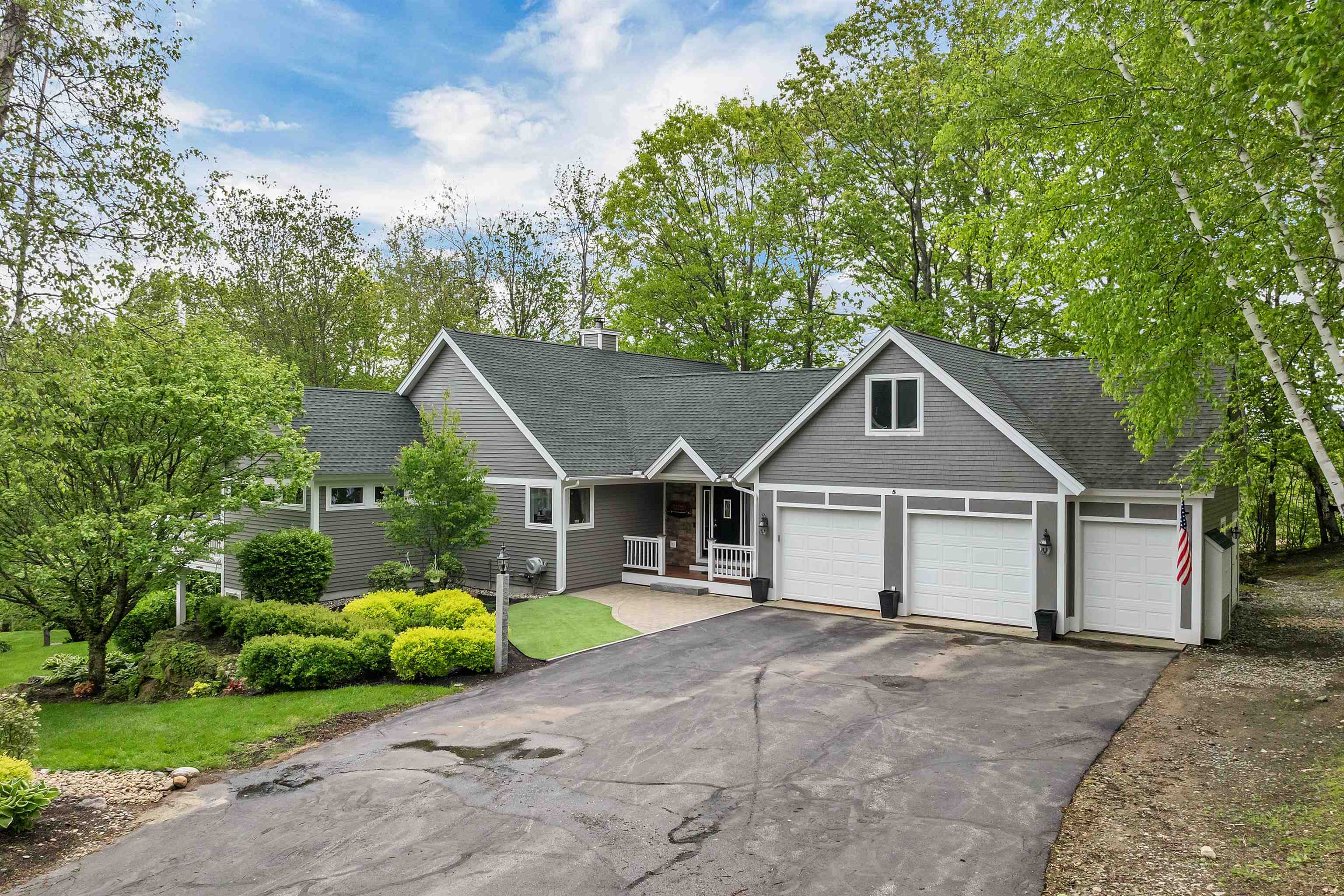 5 Falcon Lane