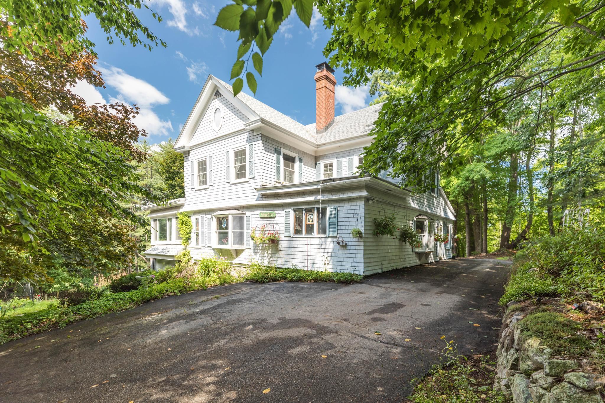 22 Courtyard Circle