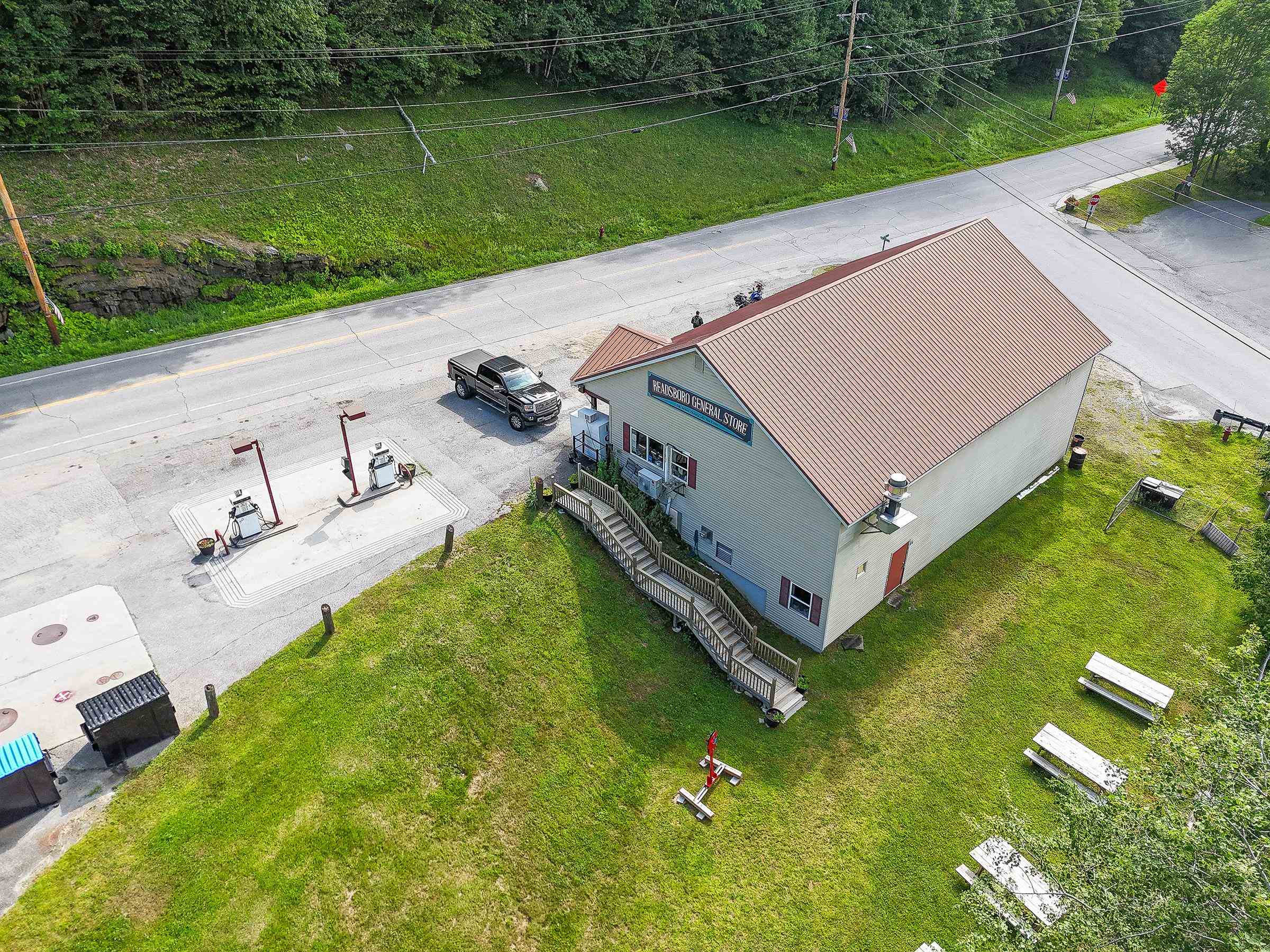 6828 Main Street