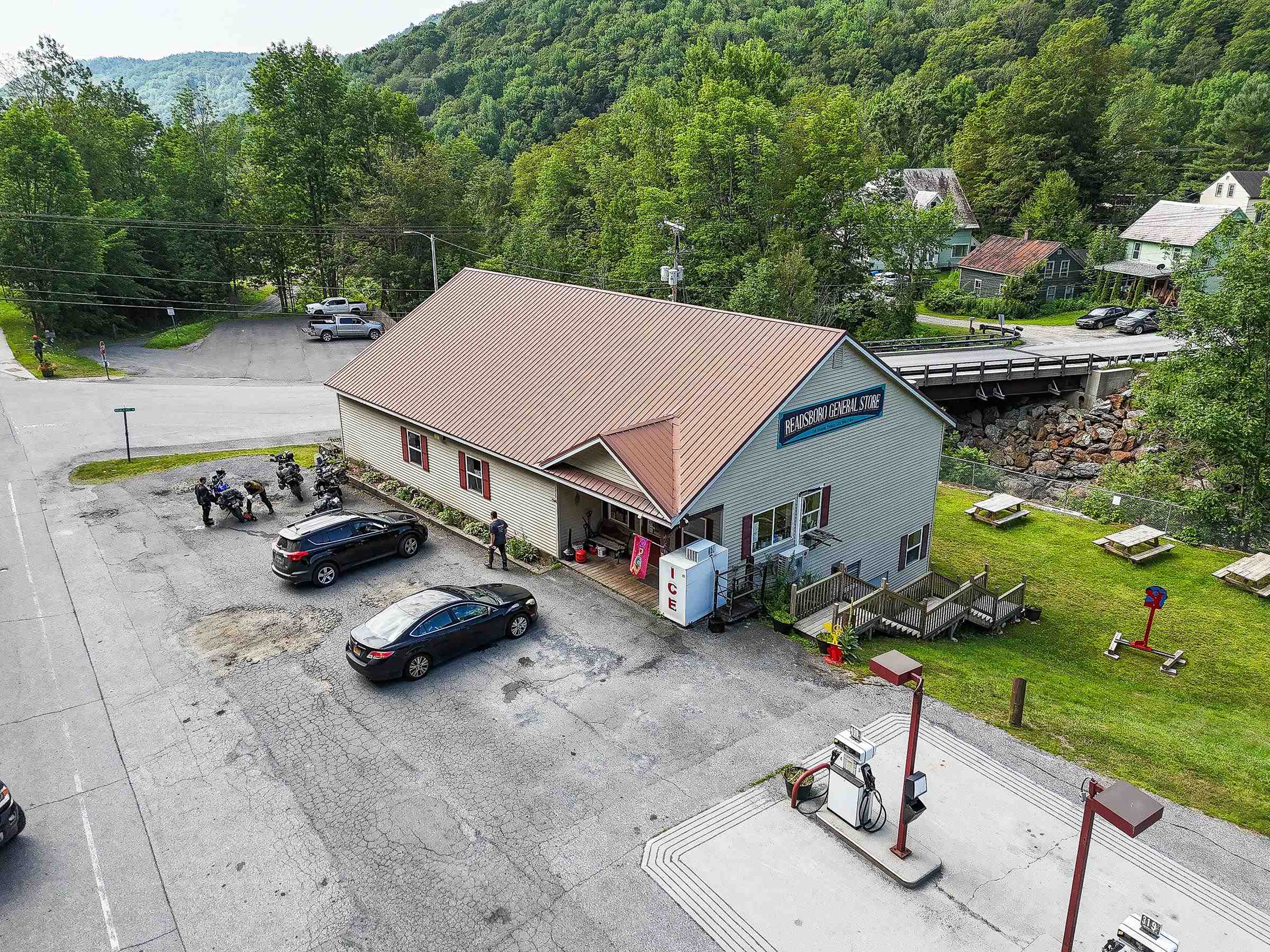6828 Main Street