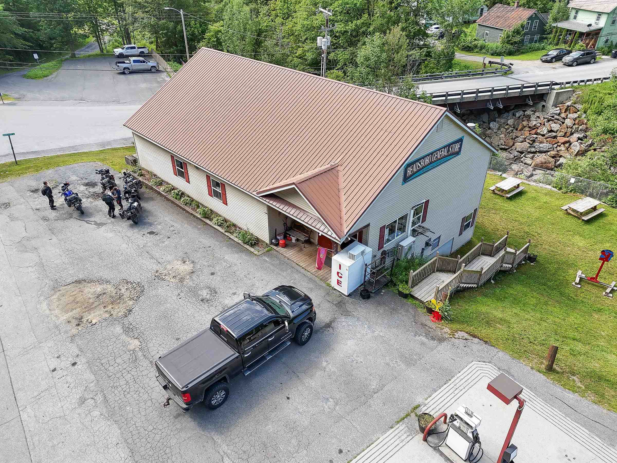 6828 Main Street