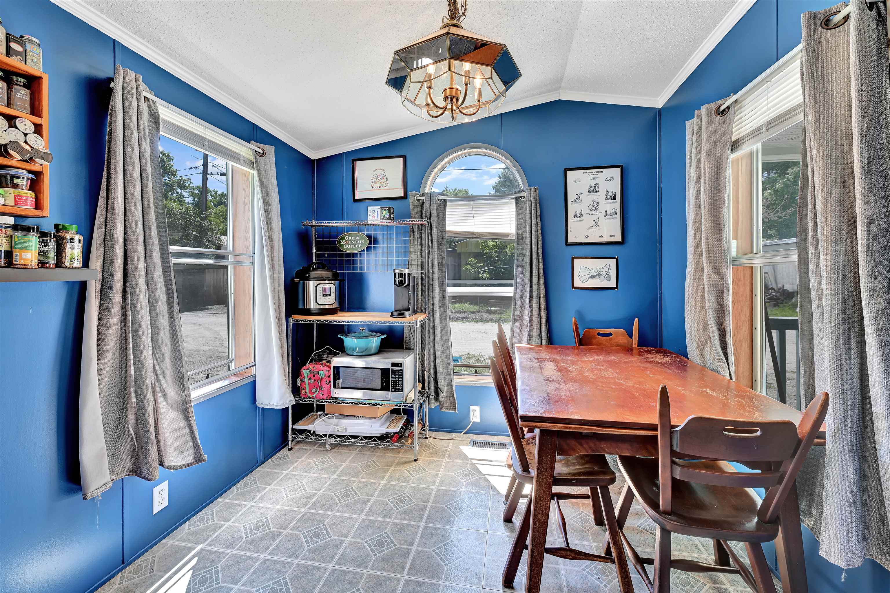 405 Kneeland Flats