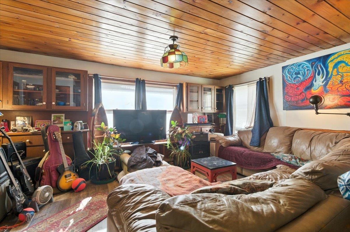 1433 N 116 Road Unit: B