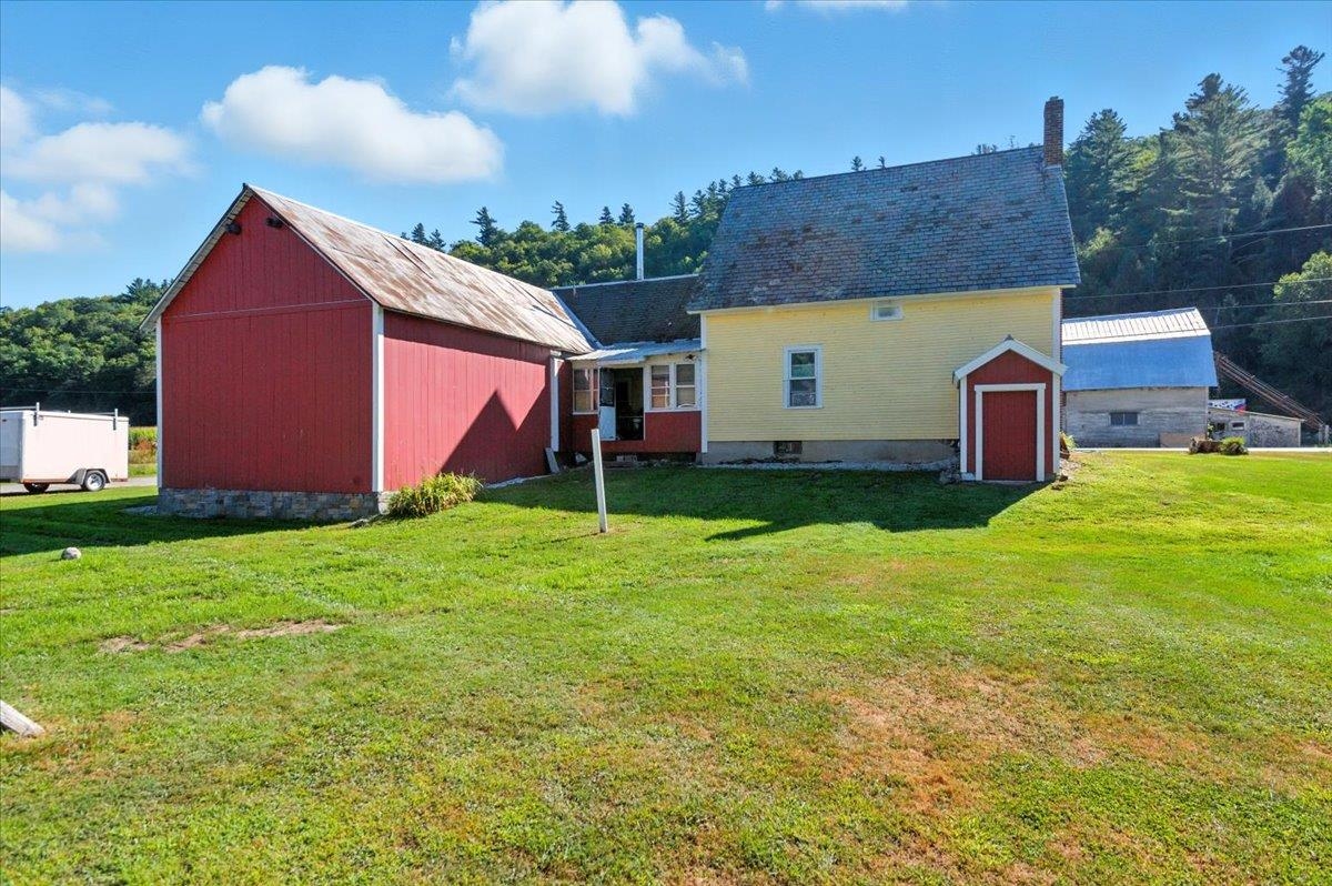 1433 N 116 Road Unit: B