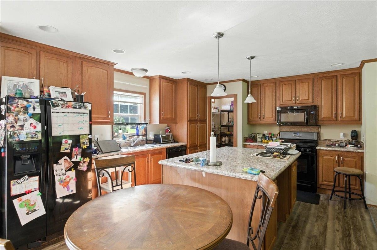 1433 N 116 Road Unit: B