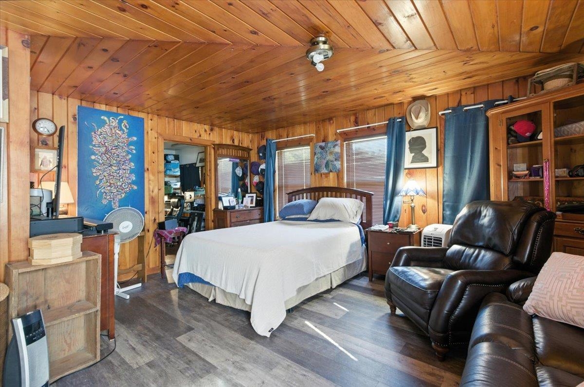 1433 N 116 Road Unit: B