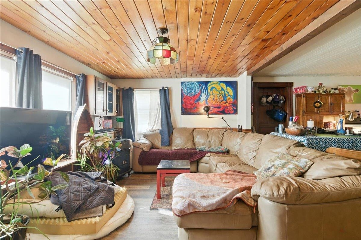 1433 N 116 Road Unit: B