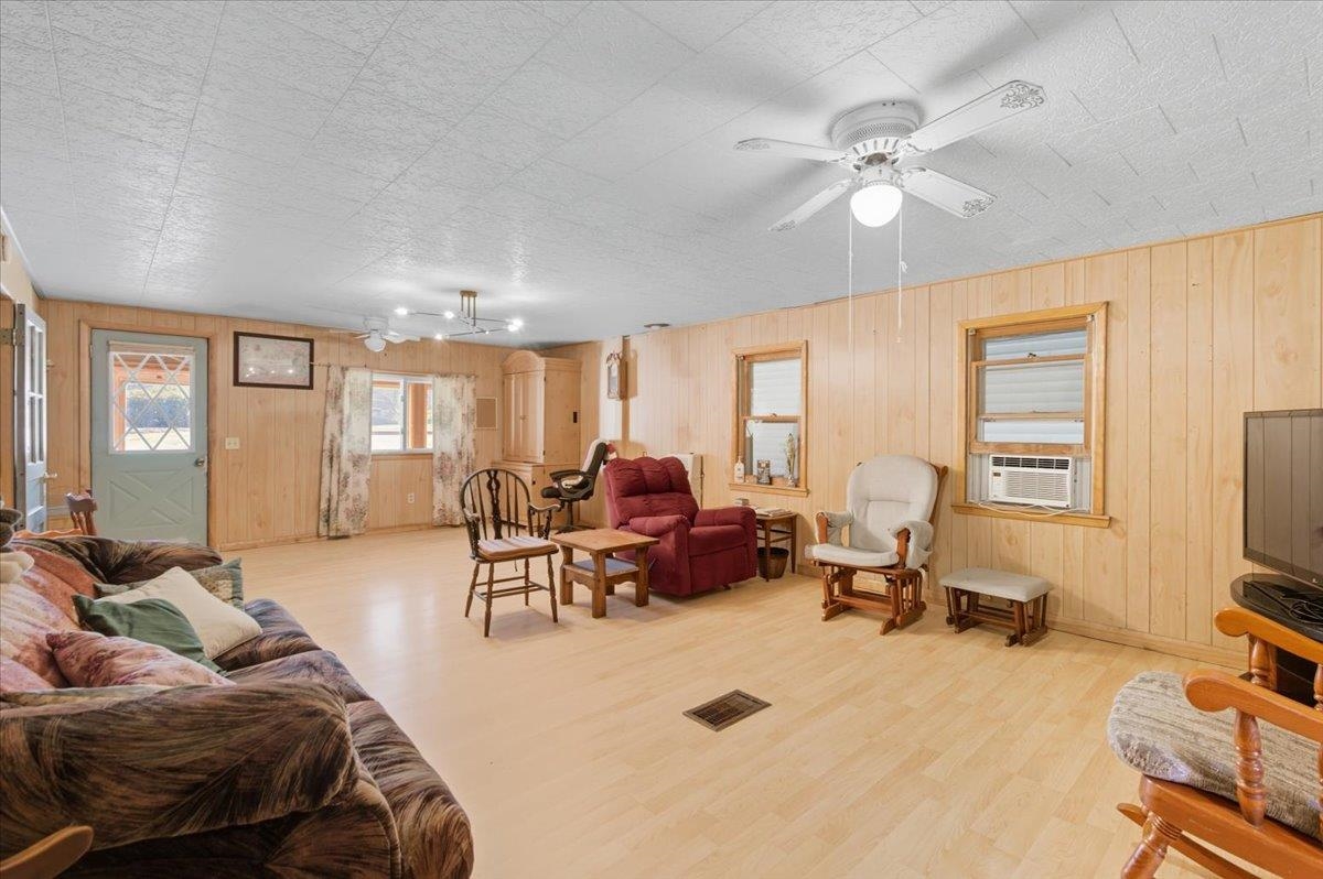 455 Hardwood Hill