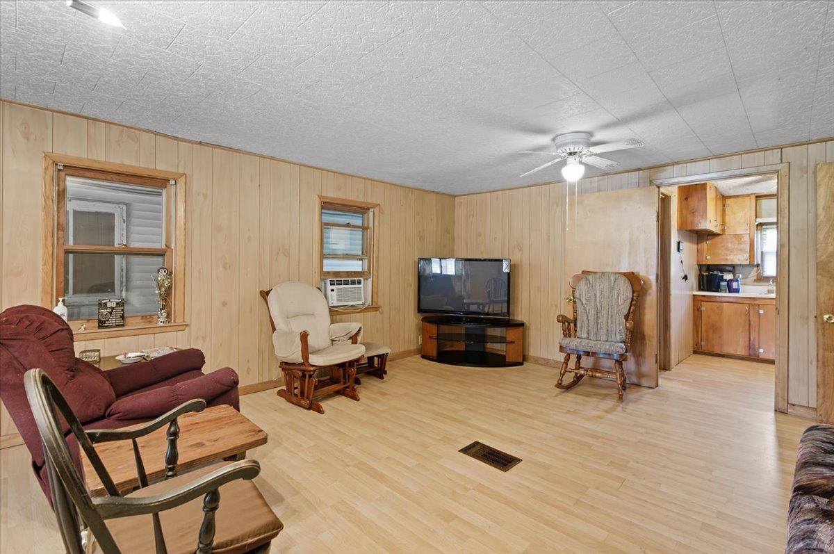 455 Hardwood Hill