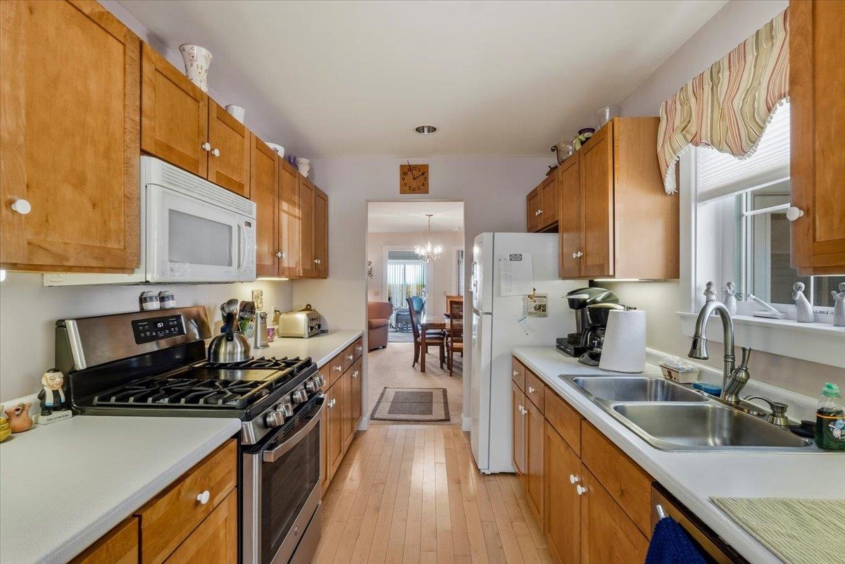 228 Commons Road