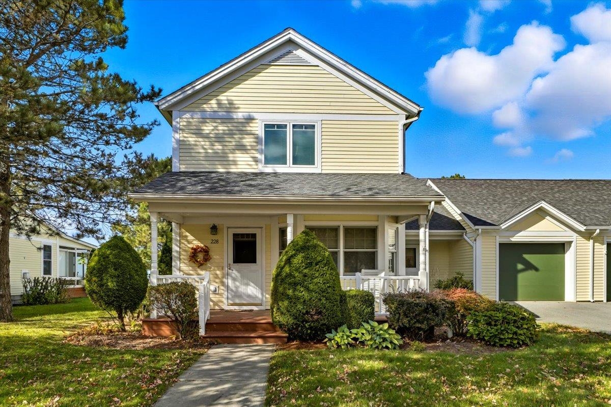 228 Commons Road