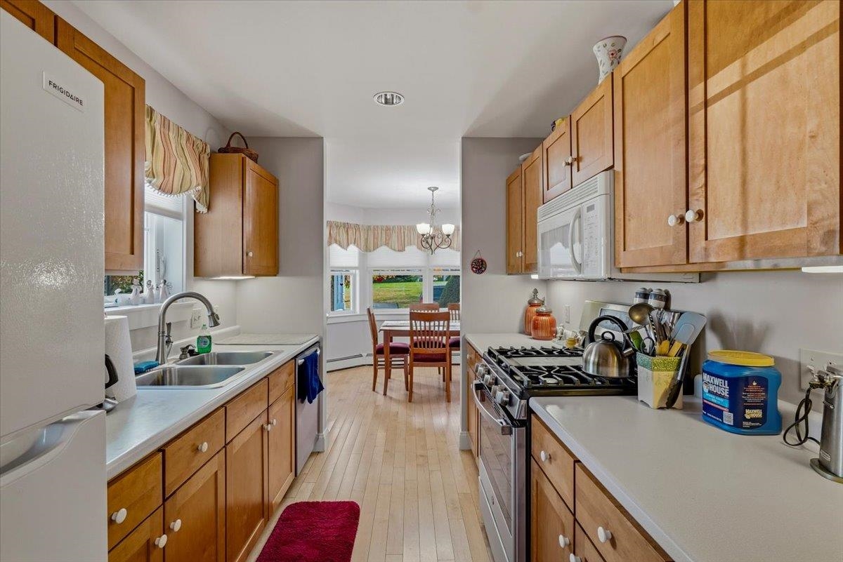 228 Commons Road