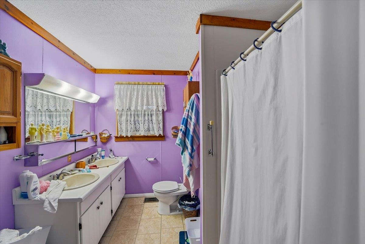 387 Wilmouth Hill Road