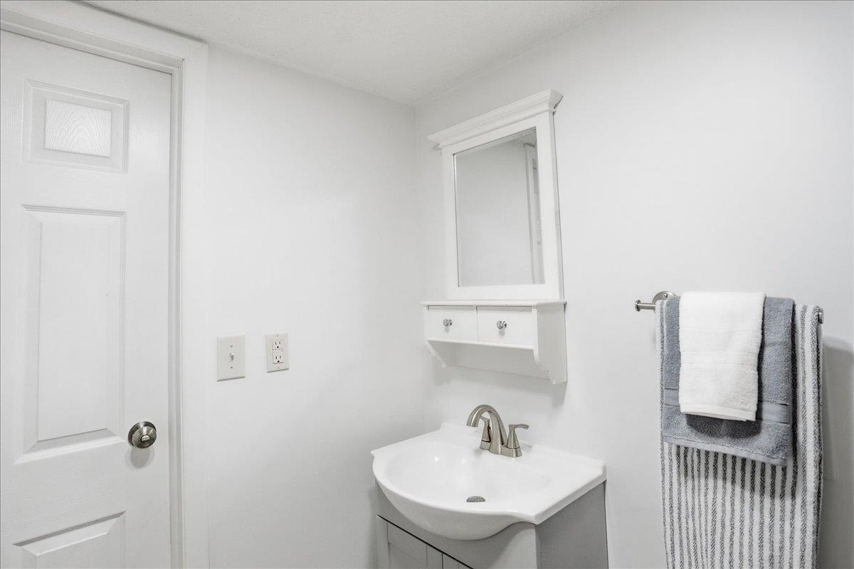 8 Timber Lane Unit: 16