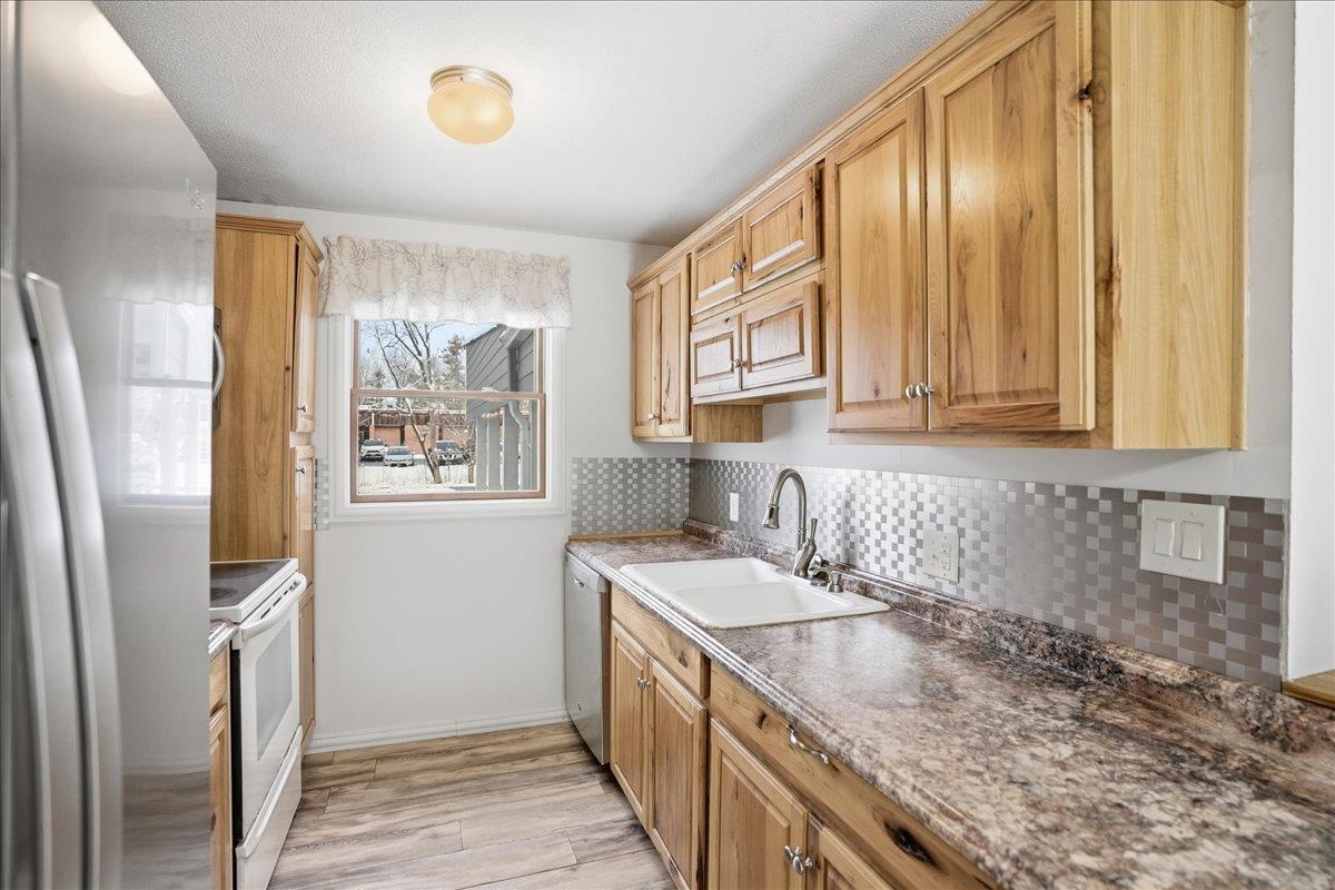 8 Timber Lane Unit: 16