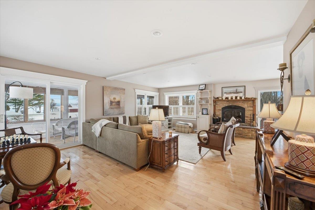 60 Holiday Point Road