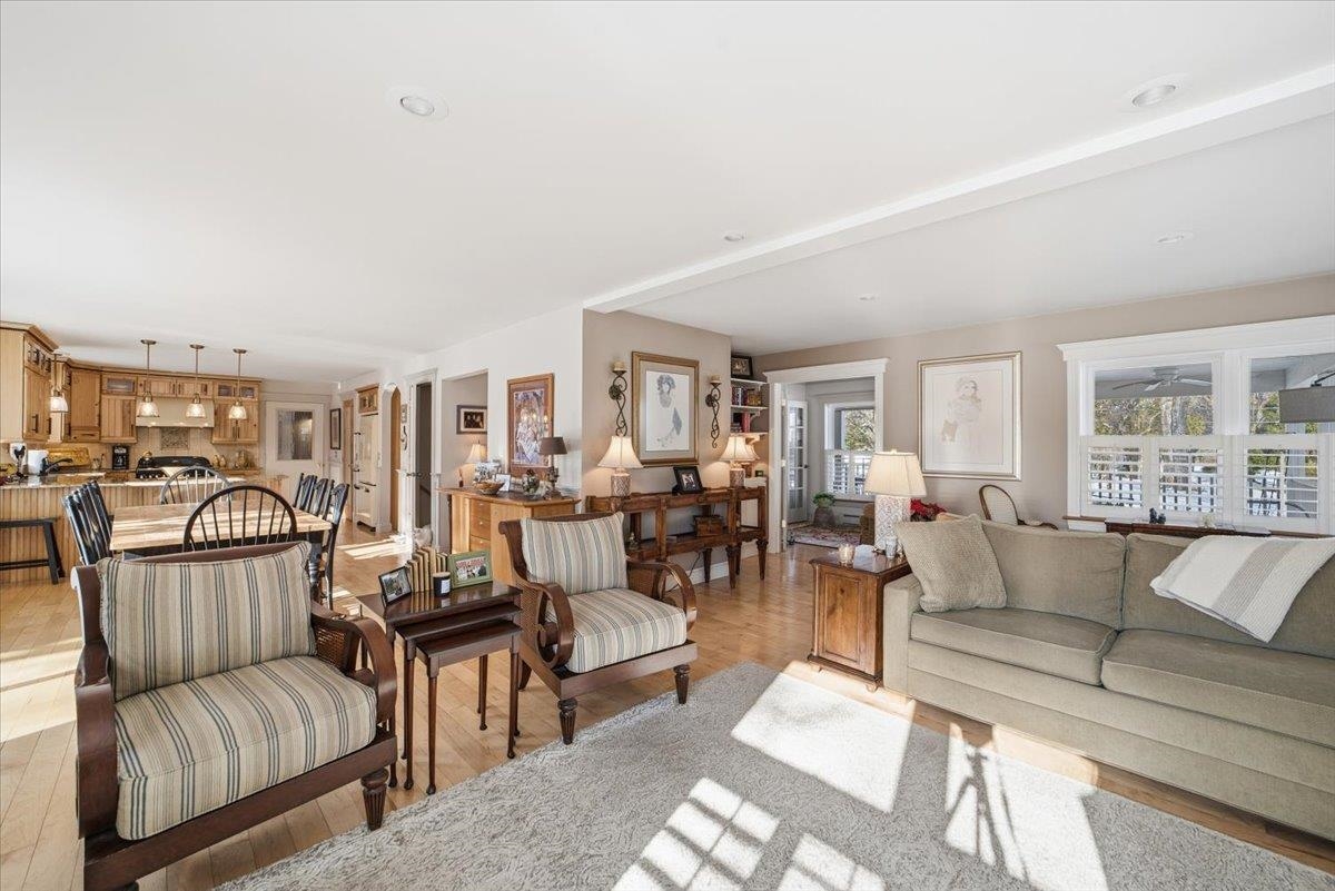 60 Holiday Point Road