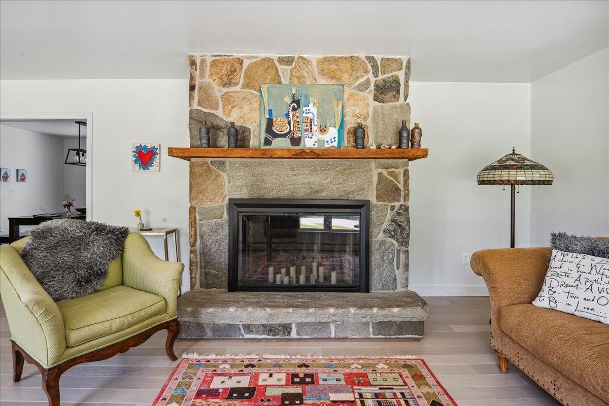 7 Grassy Brook Road