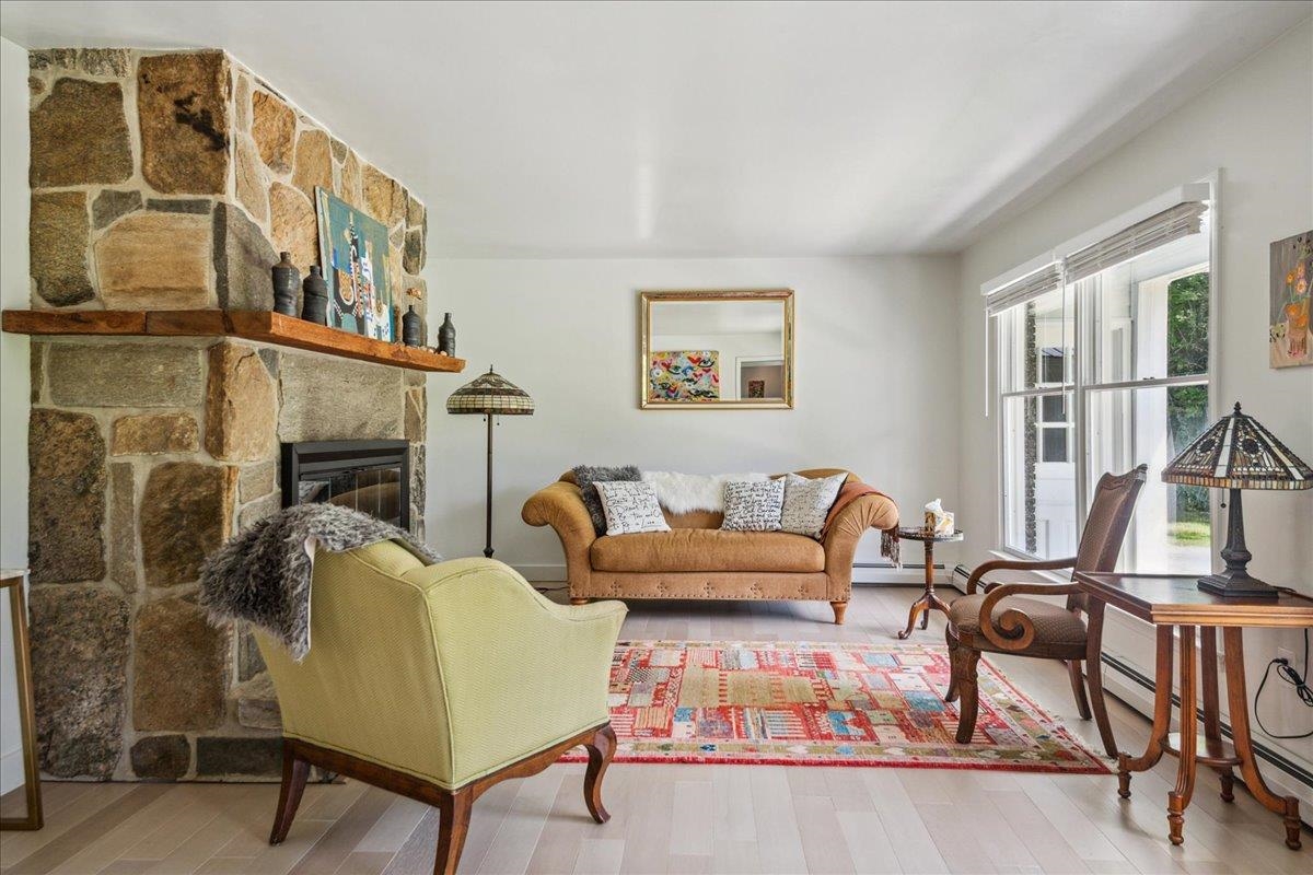 7 Grassy Brook Road