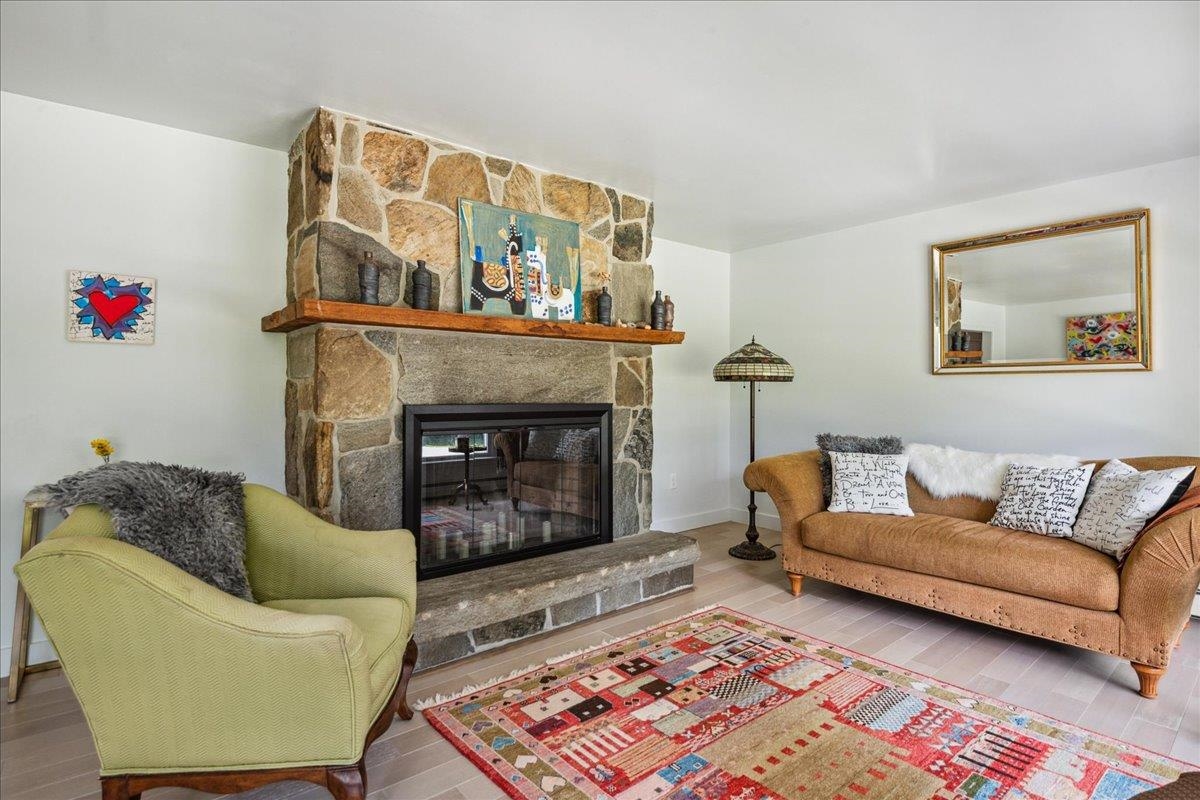 7 Grassy Brook Road