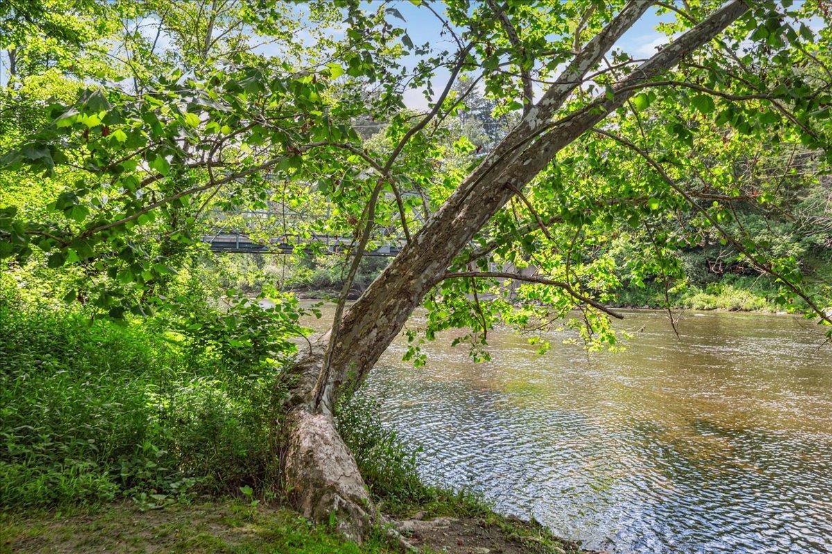 7 Grassy Brook Road
