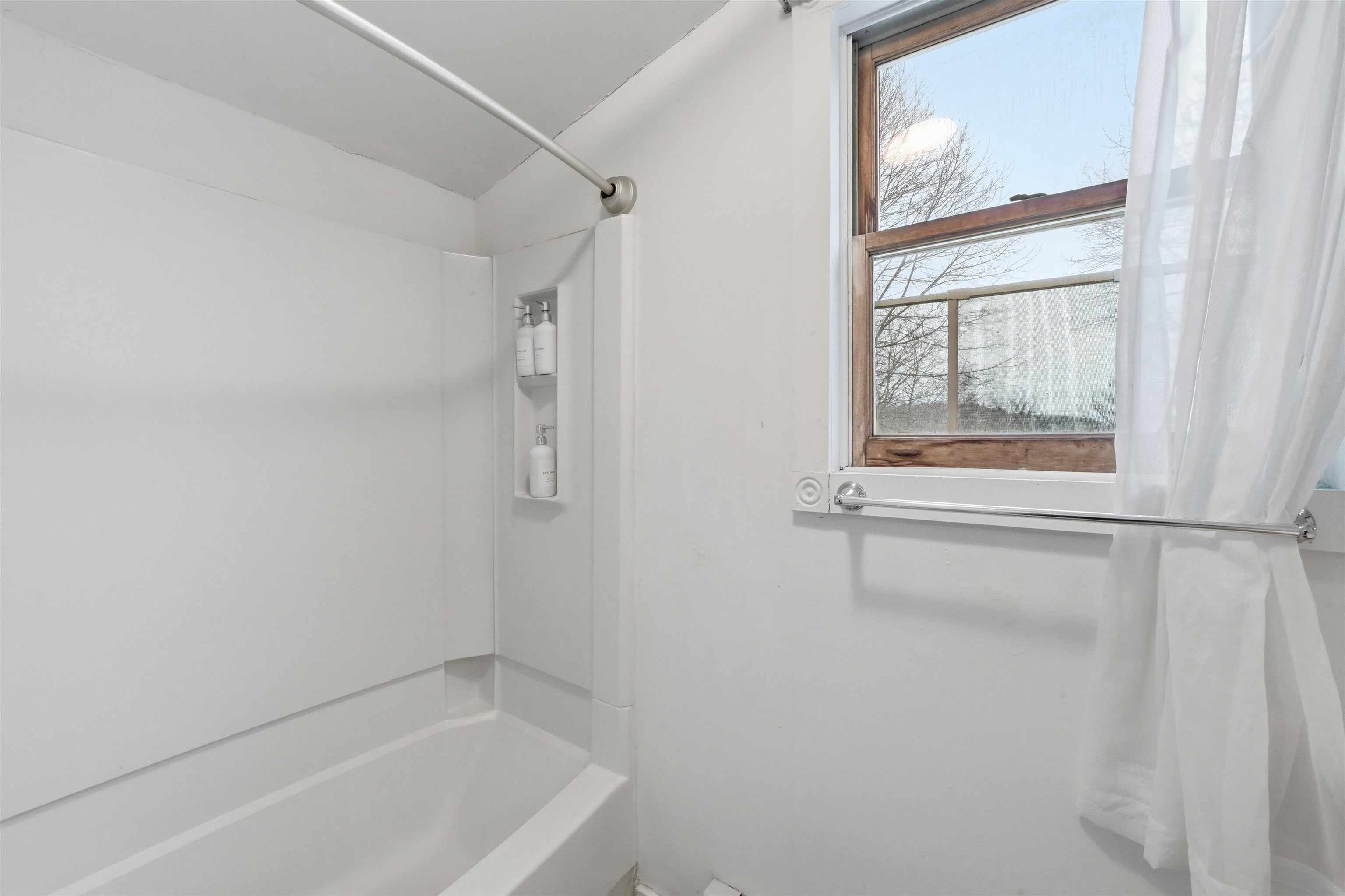 446 Colchester Avenue