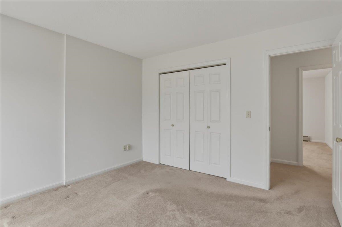 44 Commonwealth Drive Unit: 4