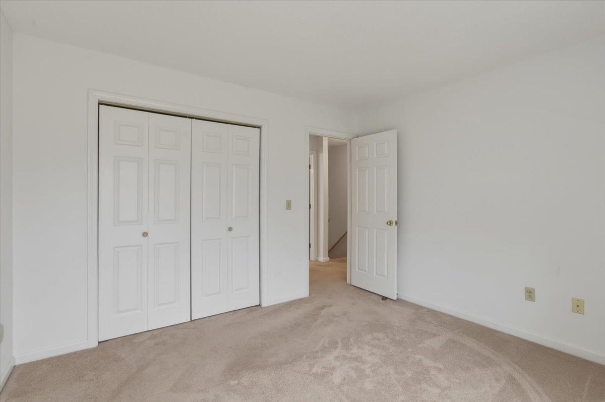 44 Commonwealth Drive Unit: 4
