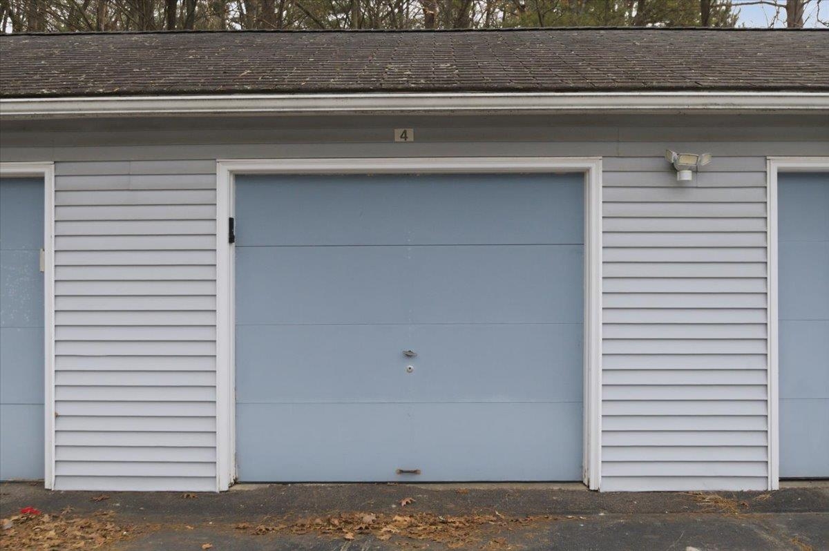 44 Commonwealth Drive Unit: 4