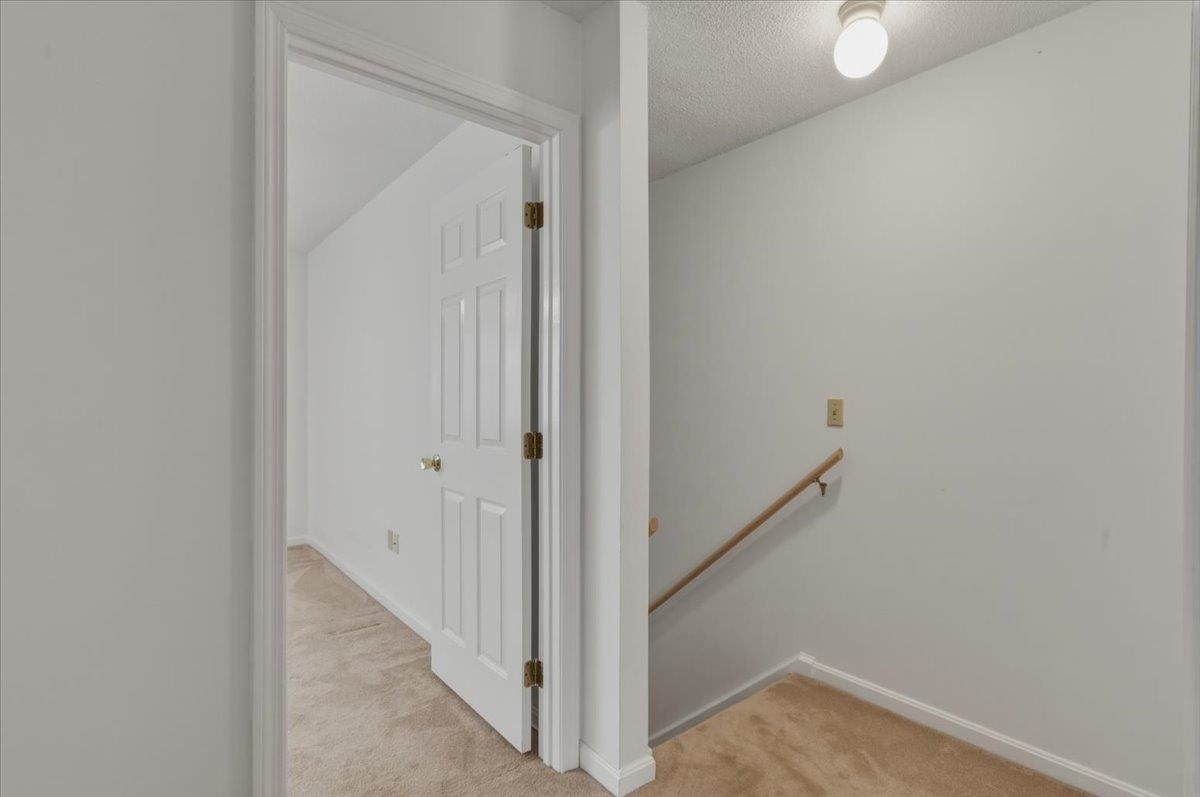 44 Commonwealth Drive Unit: 4