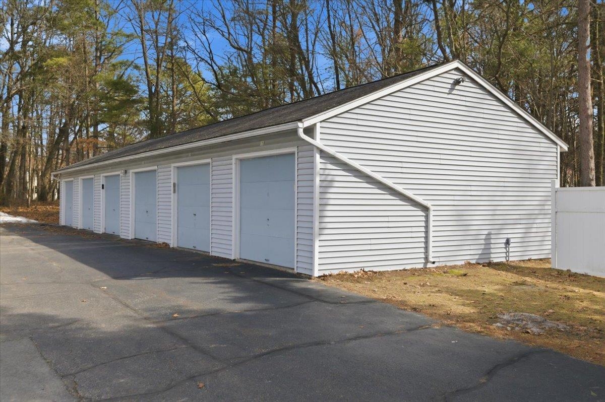 44 Commonwealth Drive Unit: 4