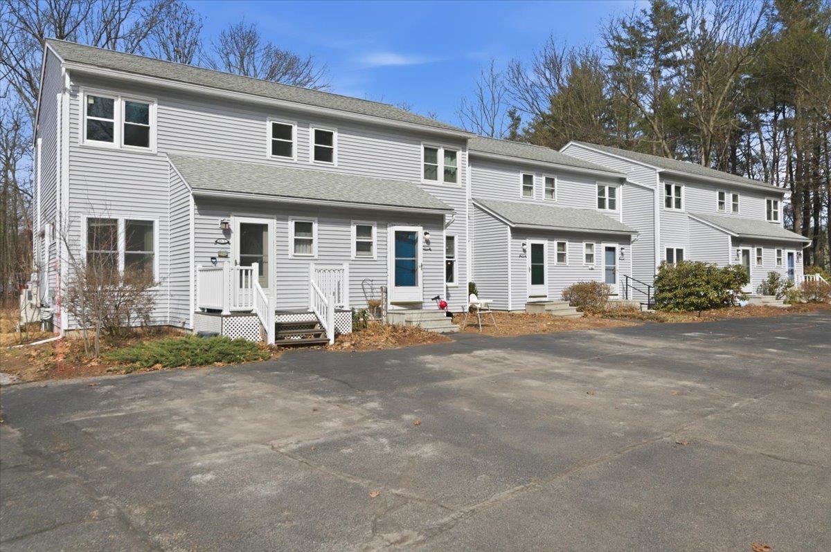 44 Commonwealth Drive Unit: 4
